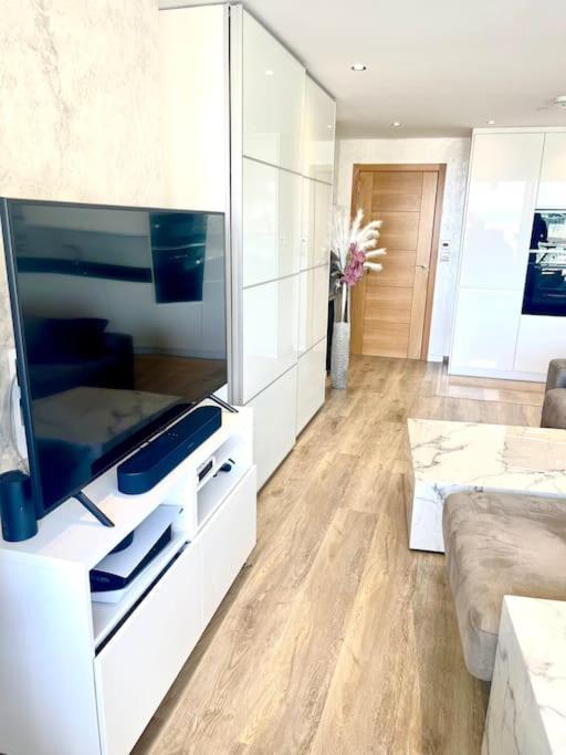 Ocean Village High Floor Luxury Modern Apartment Gibraltar Exterior photo